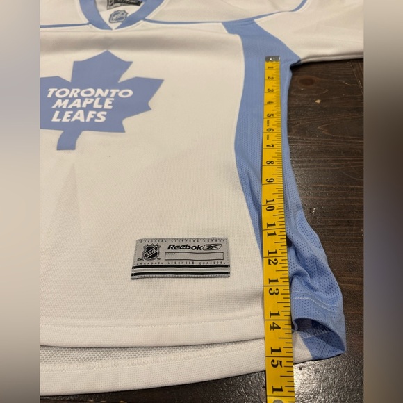 Toronto Maple Leafs Women’s NHL Hockey Jersey - Picture 8 of 8